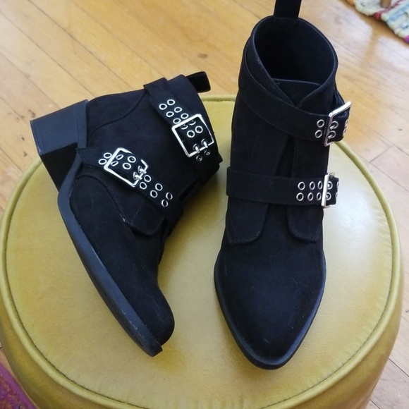 VTG Style Blk Suede Divided Buckle Ankle Booties - Picture 1 of 8